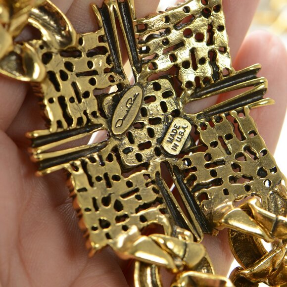 Oscar de la Renta Enamel & Crystal Bold Link Necklace - Picture 4 of 6